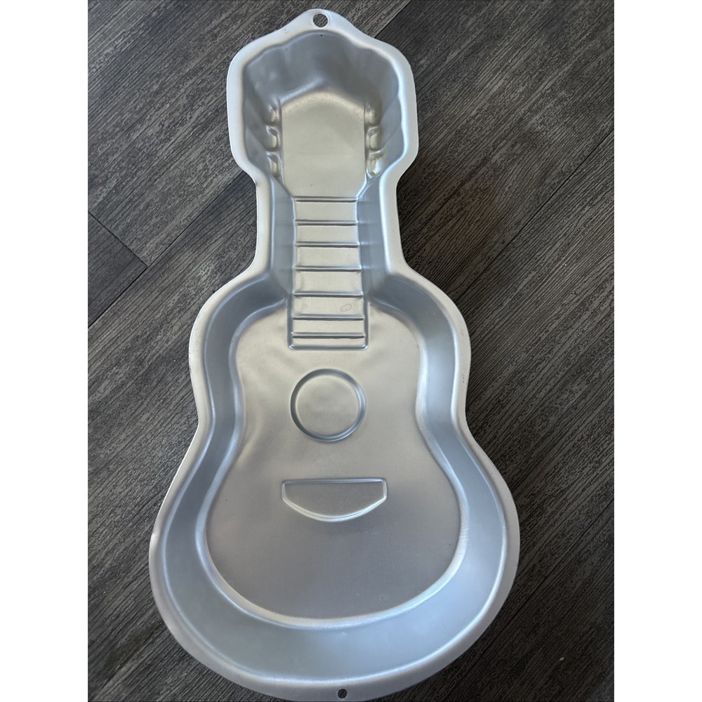 Guitar Cake Pan‎ Wilton 2105-570 Vintage 2000